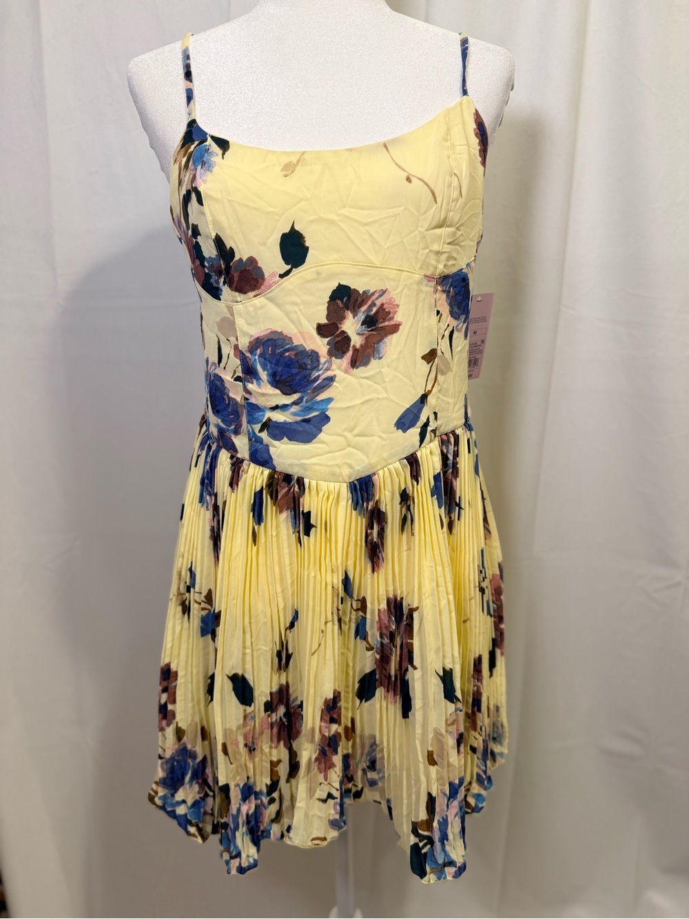 NWT Wild Fable size Medium Yellow Floral Pleated Spaghetti Strap Dress